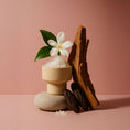 Load image into Gallery viewer, Sea Salt + Jasmine Flower Candle